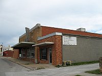 USA - Miami OK - Abandoned Shop & Neon 'Wardrobe' (16 Apr 2009)